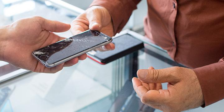 Få repareret din telefon i Glostrup Shoppingcenter